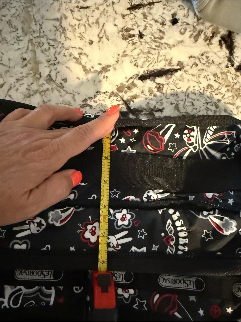 Lesportsac deluxe every day Black zip Bag with Red & White Graphic Print